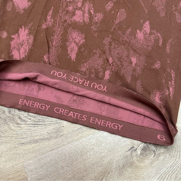 Lululemon Swiftly Tech Short Sleeve Shirt 2.0
Roasted Brown / Brier Rose - Picture 5 of 8